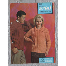 Patons - Triple Knitting - Bust Size 34/36" Chest 40/42" - Design No.9079 - Raglan Sweaters - Knitting Pattern