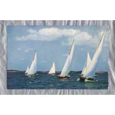 `Yachting at Cowes, Isle of Wight` - Postally Unused - The Photographic Greeting Card Co.Ltd - Postcard