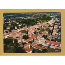 `St Medard de Guizieres` - Postally Used - 33 St Medard de Duizieres 28th August 1982 Gironde - Postmark - Combier imprimeur Macon Postcard.