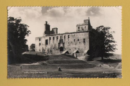 `Linlithgow Palace` - Postally Unused - Valentine & Sons Ltd Postcard No.A633